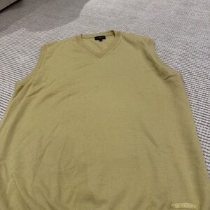 Burberry Men's V-Neck Sweater - Olive